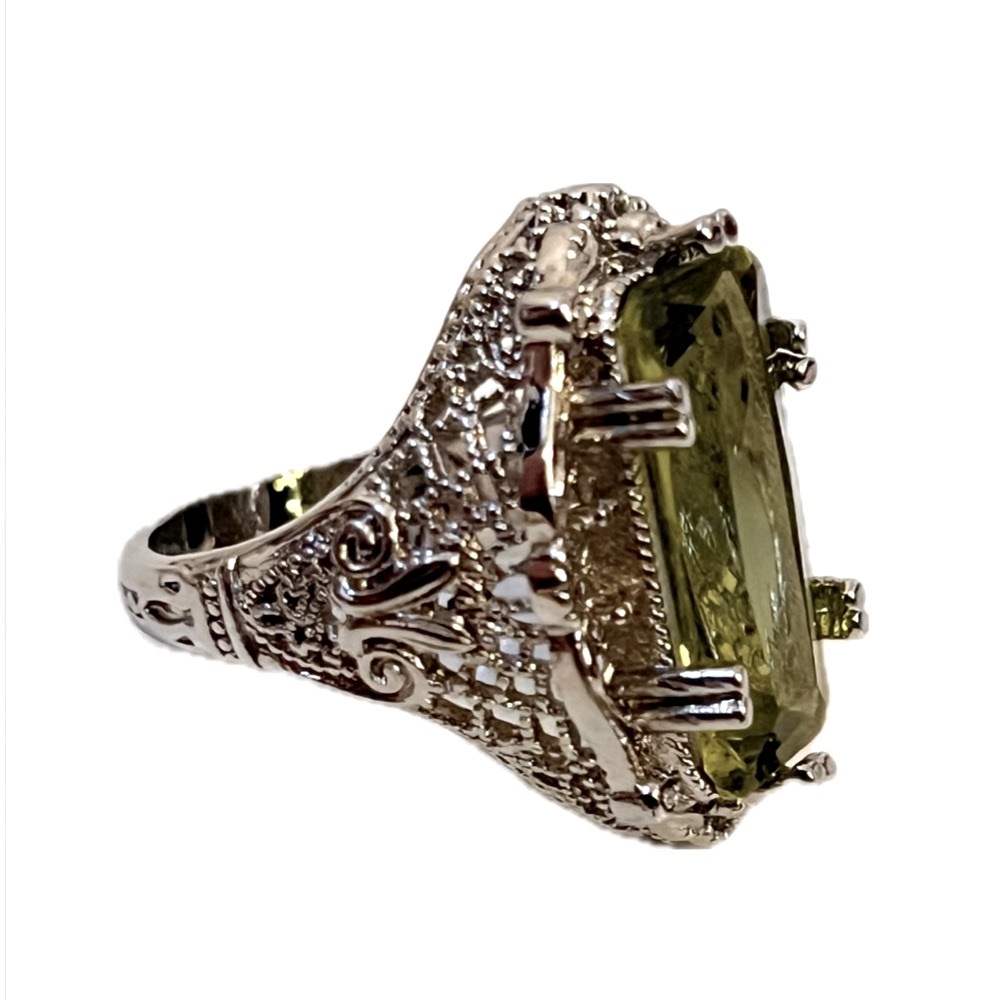 .925 Sterling Silver Vintage Victorian Peridot Statement Ring l Size 8